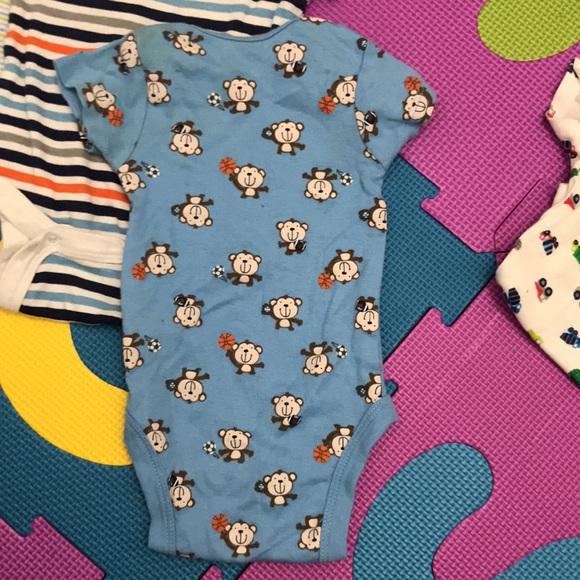 (4) 0-3 months ONESIES!! - Picture 5 of 8